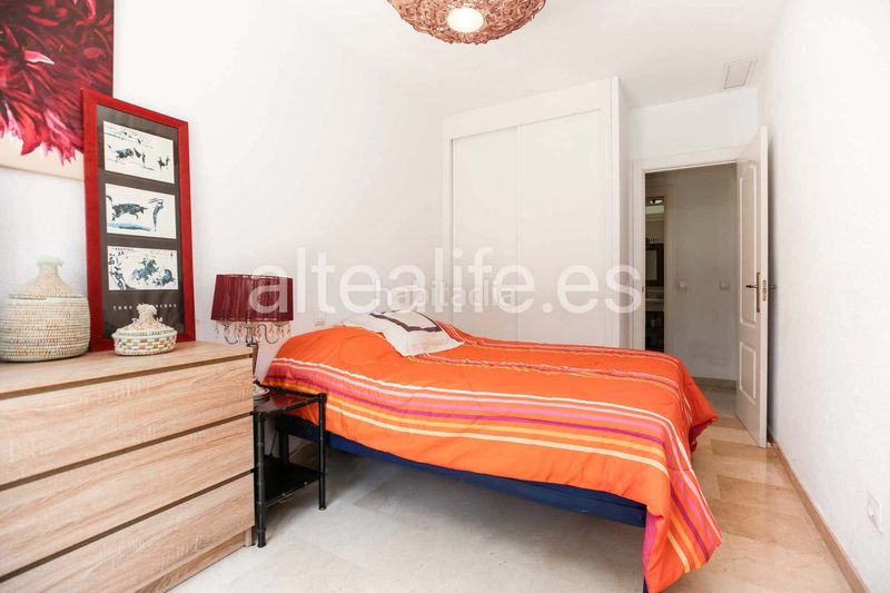 Foto 6d75eb0a-ce36-4026-8159-323857cea5a8. Apartament amb calefacció aparcament piscina a Altea ciudad Altea