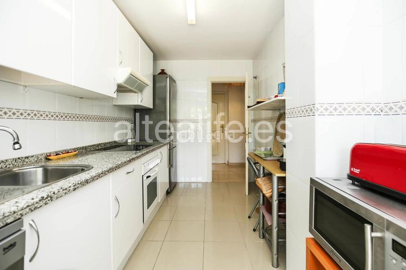 Foto 711fa117-2b69-420c-8948-3ec9cc2769f1. Apartament amb calefacció aparcament piscina a Altea ciudad Altea