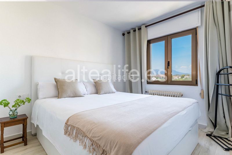 Foto 535ce0c8-87a8-439e-89b1-67e1f5f4db99. Apartament amb xemeneia aparcament piscina a L´Olla Altea