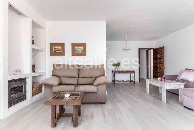 Foto 877ba1cd-85b0-4515-957f-ed3248c4a125. Apartament amb xemeneia aparcament piscina a L´Olla Altea