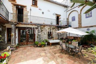 Maison jumelée  Carrer pilota. Casa histórica en venta en zona de gandía con gran patio interio