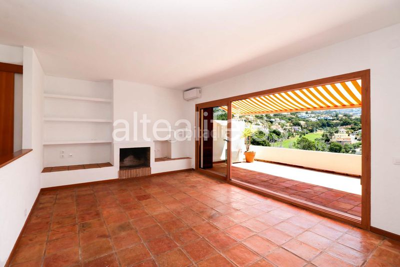 Foto 19f841c2-e7e6-48be-99e8-460f59c36778. Apartament amb xemeneia piscina a Altea la vella Altea