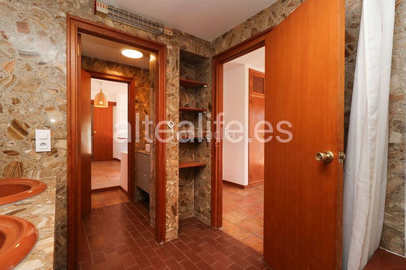Foto 1b03f81d-867c-40a1-8af6-f24bbb11c367. Apartament amb xemeneia piscina a Altea la vella Altea