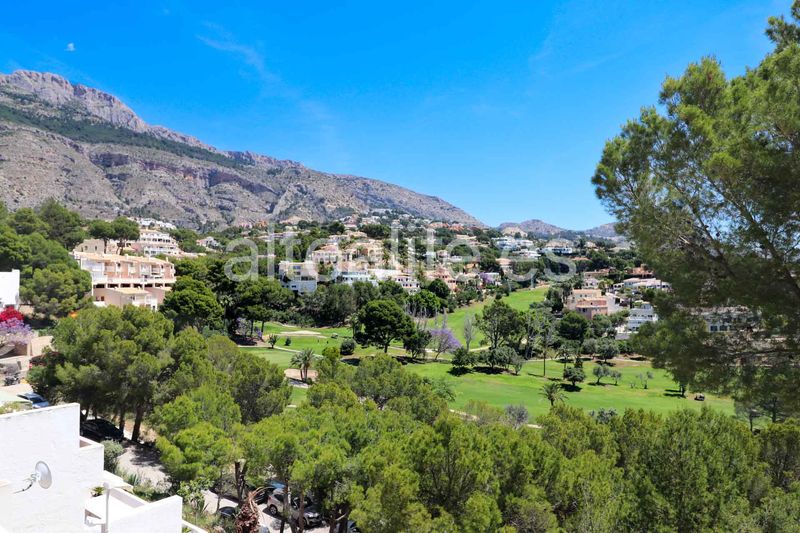 Foto 4cb43397-e986-4b4d-a352-5936acf9aa70. Apartament amb xemeneia piscina a Altea la vella Altea