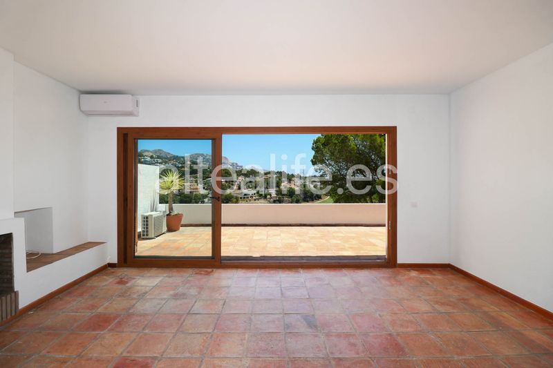 Foto 8a93fd66-7e27-41e0-8ba9-dd224cfece10. Apartament amb xemeneia piscina a Altea la vella Altea