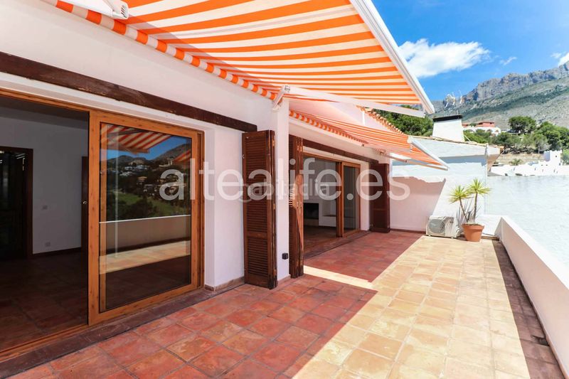 Foto 985e2aea-c087-4eda-9c29-46528e890d69. Apartament amb xemeneia piscina a Altea la vella Altea