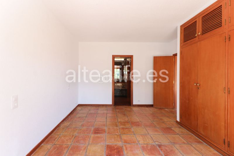 Foto ad8a2b82-8f82-47d0-b636-9d7f10dfa556. Apartament amb xemeneia piscina a Altea la vella Altea