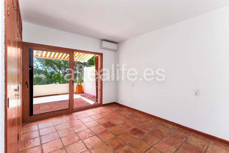 Foto bf92af3d-8678-4aa5-a4d4-0bc49fb5ca8f. Apartament amb xemeneia piscina a Altea la vella Altea