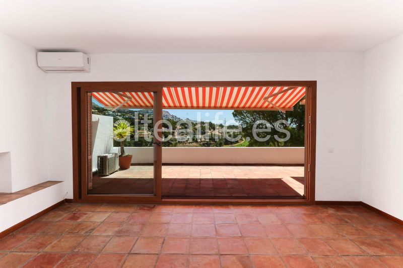 Foto f9e0b607-c373-48c8-99a1-e90fc28f5877. Apartament amb xemeneia piscina a Altea la vella Altea