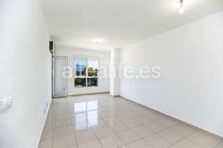 Apartament  Carrer exèrcits espanyols. Apartamento en venta en alfaz del pi con balcón y vistas a sierr