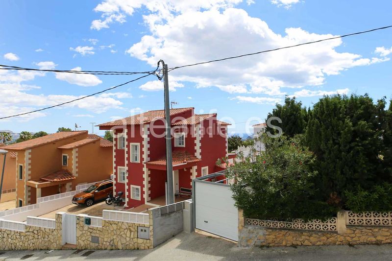 Foto 4701aa07-8e58-4d69-8b6f-2cb55c7035cf. Xalet amb xemeneia aparcament a Montebello - Nou Espai Nucia (la)