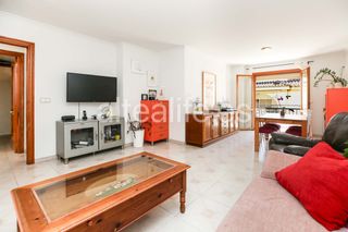 Apartamento  Carrer miguel hernández. Apartamento amplio en venta en el centro de polop con ascensor y