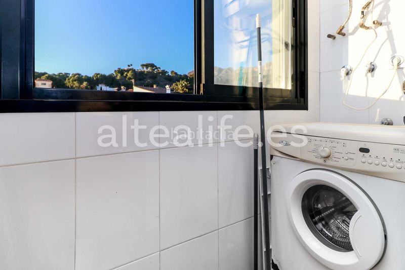 Foto 19a7c037-2ba5-4a73-967f-9742e17de620. Apartament amb aparcament a L´Olla Altea