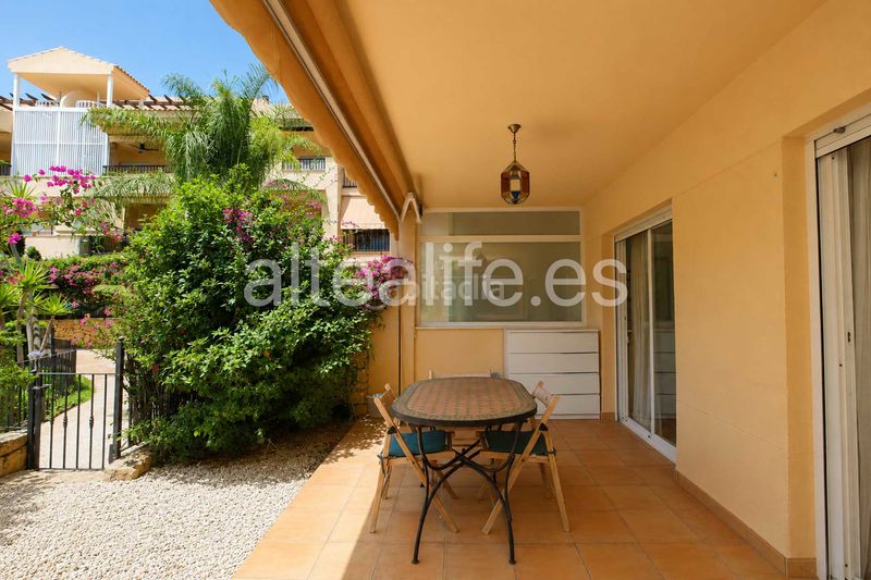 Foto 02848685-ae50-4aba-8a3c-b0e5c7b009b0. Apartament amb calefacció piscina a Mascarat Altea