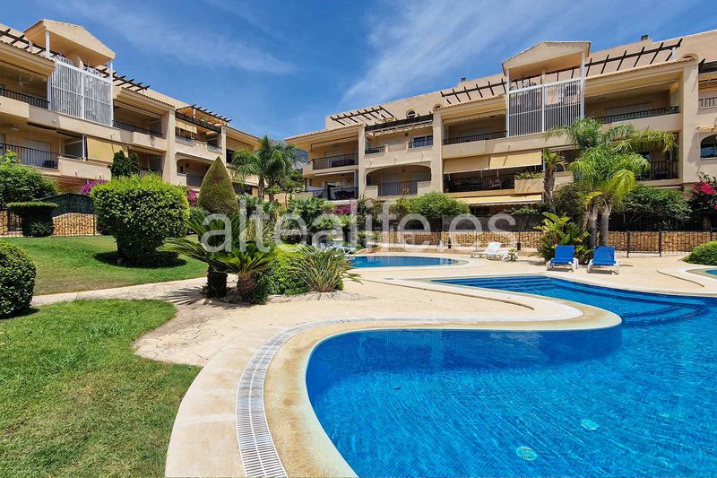 Foto 3ff591cf-32f7-43fd-9c99-2dd071e3925f. Apartament amb calefacció piscina a Mascarat Altea