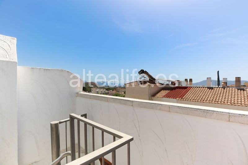 Foto 0f052c5c-192c-44af-a806-ae7b2f5ca699. Casa adossada amb xemeneia aparcament piscina a Montebello - Nou Espai Nucia (la)
