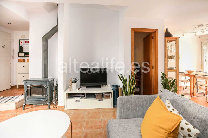 Foto 188e28bf-1a53-43d0-a196-9a29829be828. Casa adossada amb xemeneia aparcament piscina a Montebello - Nou Espai Nucia (la)
