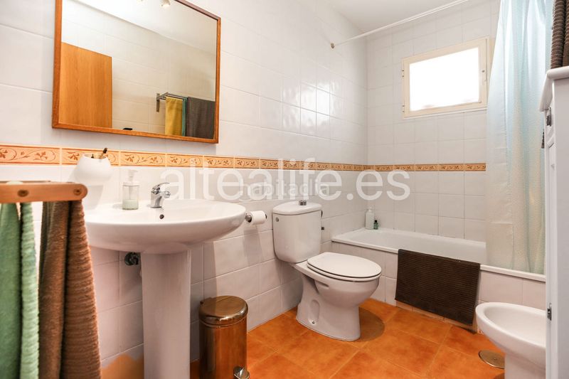 Foto 36bb3209-1310-4508-aa91-330026d079dc. Casa adossada amb xemeneia aparcament piscina a Montebello - Nou Espai Nucia (la)