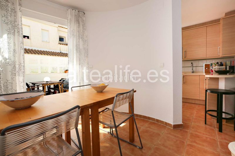 Foto 624b76d8-736a-4811-907b-4b45356d3d90. Casa adossada amb xemeneia aparcament piscina a Montebello - Nou Espai Nucia (la)