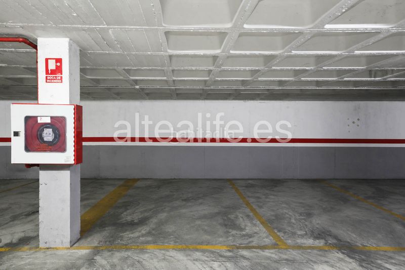 Foto 6cc89085-119c-4bbf-bb8c-f0c8efffd1df. Casa adossada amb xemeneia aparcament piscina a Montebello - Nou Espai Nucia (la)