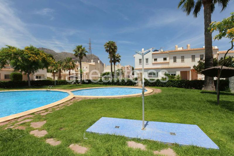 Foto 6e2f20e2-39c5-4055-a413-2d4870e56276. Casa adossada amb xemeneia aparcament piscina a Montebello - Nou Espai Nucia (la)