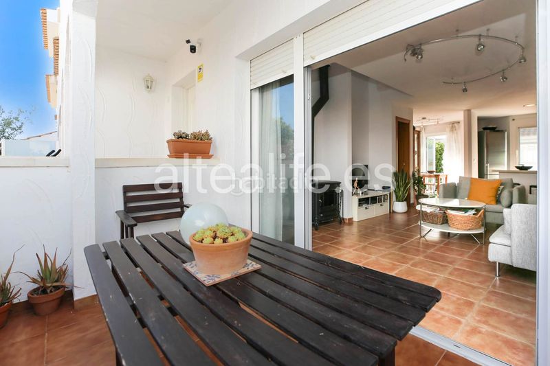 Foto b022e518-6283-4156-8051-482f46fcb5bf. Casa adossada amb xemeneia aparcament piscina a Montebello - Nou Espai Nucia (la)