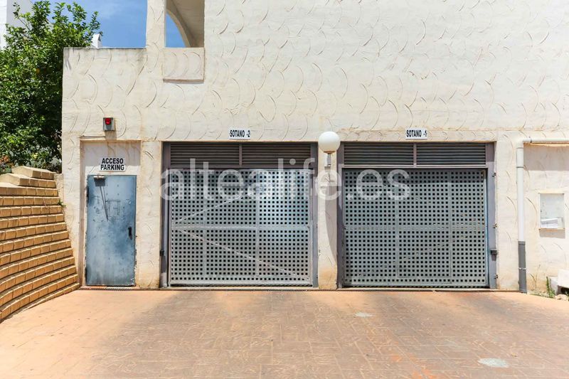 Foto b6e9fb32-49d5-479e-92fa-08e46c1bf2be. Casa adossada amb xemeneia aparcament piscina a Montebello - Nou Espai Nucia (la)