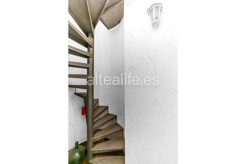 Foto bd9577b3-df7d-450d-93ba-083efcc235c2. Casa adossada amb xemeneia aparcament piscina a Montebello - Nou Espai Nucia (la)