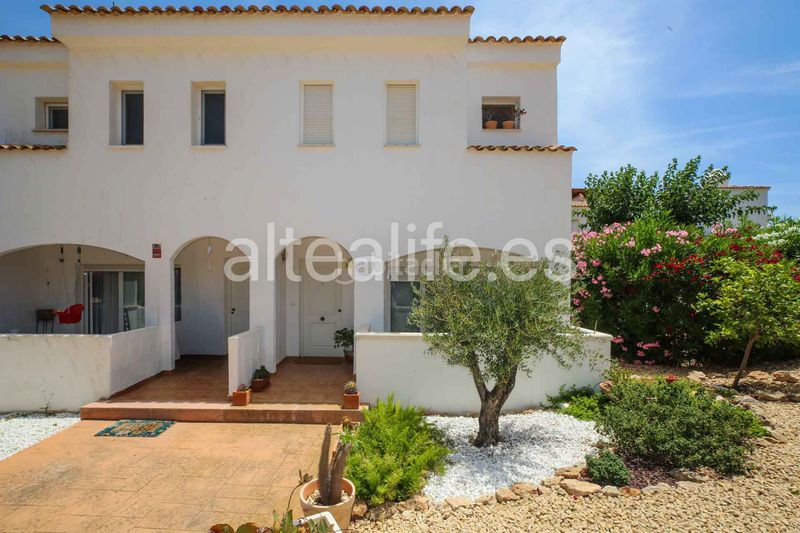 Foto f14c0a5b-df03-4d06-8bdf-85642e1f2cea. Casa adossada amb xemeneia aparcament piscina a Montebello - Nou Espai Nucia (la)