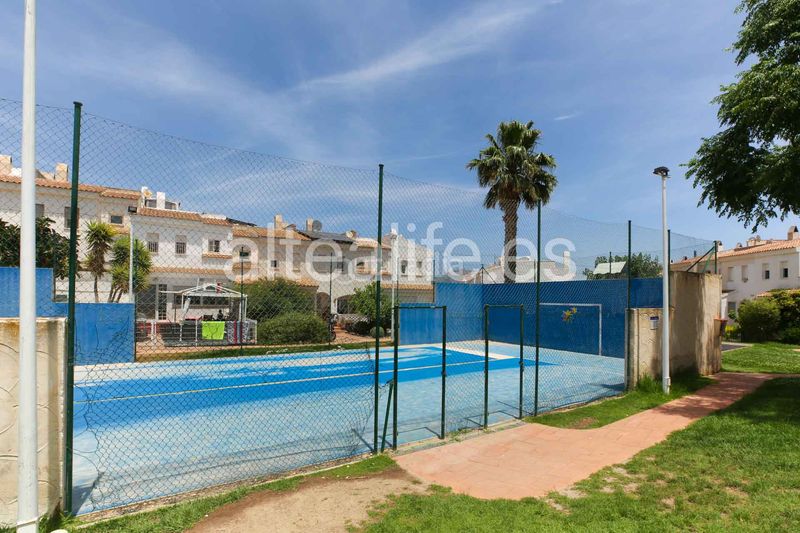 Foto f9ed92f6-e9c3-488f-a022-6ebde0d393ce. Casa adossada amb xemeneia aparcament piscina a Montebello - Nou Espai Nucia (la)