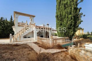 Chalet  Carrer aladroc. Villa en venta en la nucía con piscina privada, parcela de 1.105