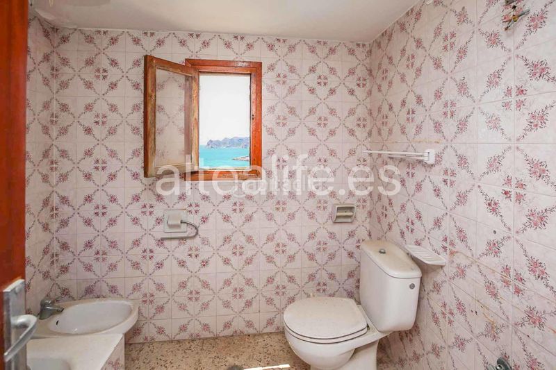 Foto 02bd4c05-25c7-4ebf-a17f-908418c5cef9. Casa adossada amb xemeneia a Altea ciudad Altea