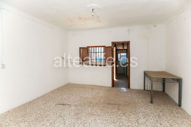 Foto 1ab2f88d-7491-4c83-aa62-8362052e5123. Casa adossada amb xemeneia a Altea ciudad Altea