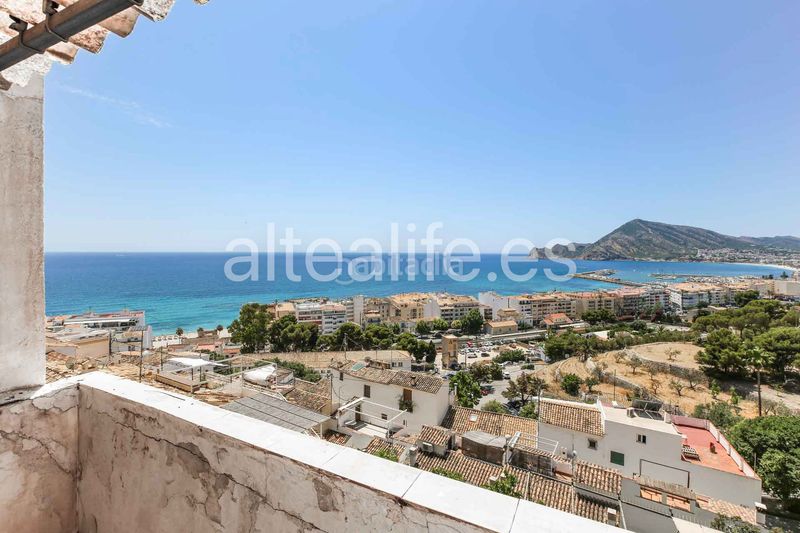 Foto 87551efe-f22e-4692-a95f-c82cc8fe0f15. Casa adossada amb xemeneia a Altea ciudad Altea