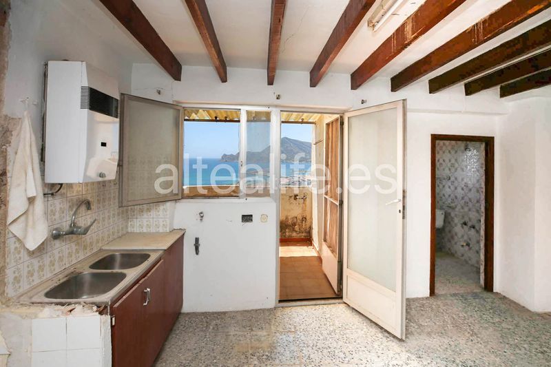 Foto b0a852ea-6022-4f7d-afe3-1c4953c267f1. Casa adossada amb xemeneia a Altea ciudad Altea
