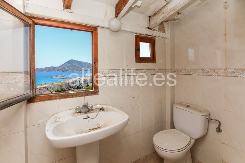 Foto cb929f2c-82db-49ca-9678-e50861e513ca. Casa adossada amb xemeneia a Altea ciudad Altea