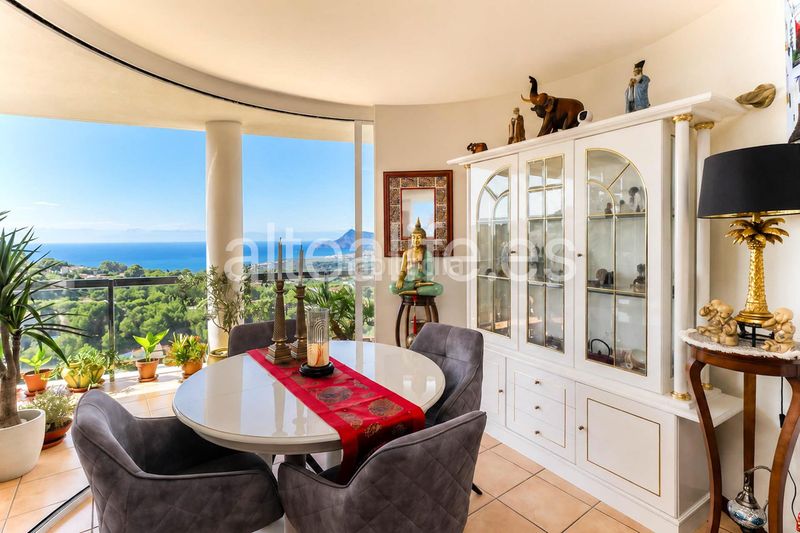 Foto 9cce3968-9d1e-4605-880f-3b6f395e1667. Apartament amb aparcament a Altea la vella Altea