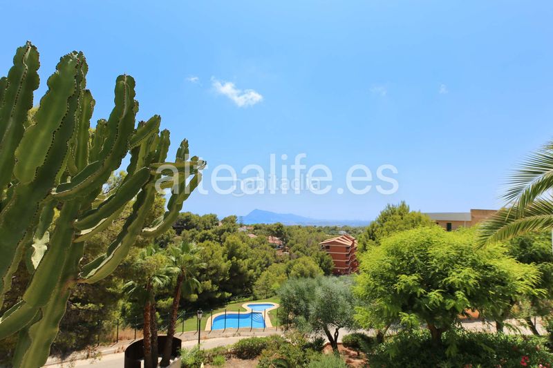 Foto b98d72fe-8b5a-46ad-83e4-44d82f3c5b59. Apartament amb aparcament a Altea la vella Altea