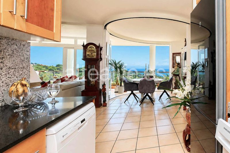 Foto d46c148a-4c54-4864-a740-3def412bef39. Apartament amb aparcament a Altea la vella Altea