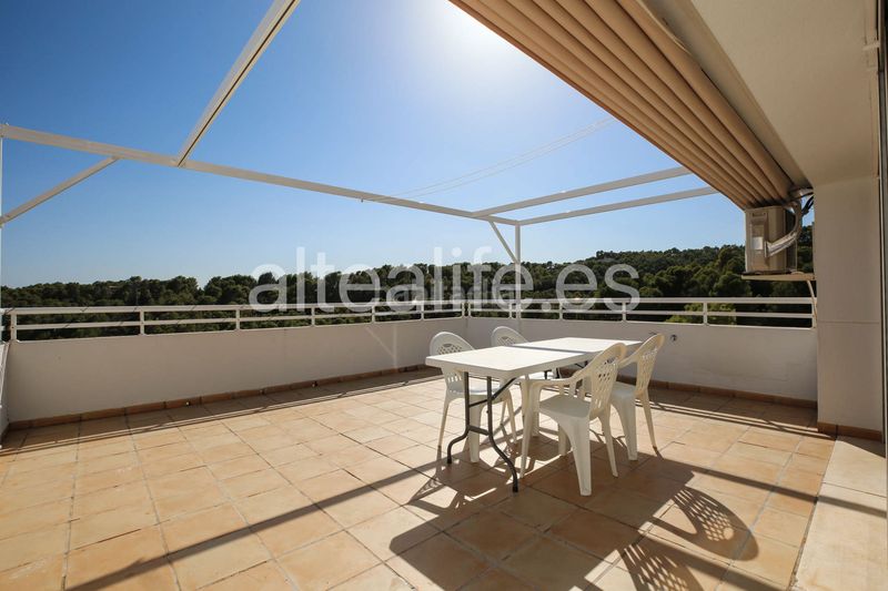 Foto 02b3efff-fcfd-4726-afdb-83fbdb73fb85. Alquiler apartamento en calle eriso 1 apartamento en alquiler de corta estancia con terraza y vistas en sierra en Altea