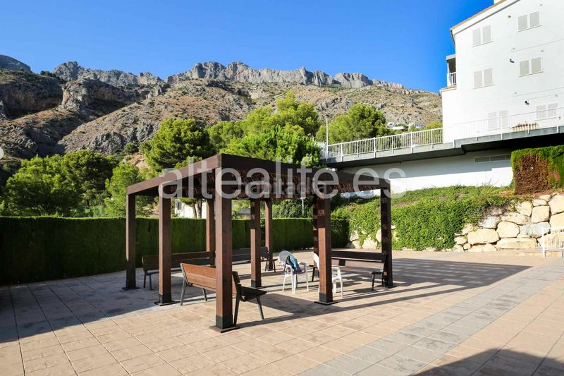 Foto 02d09aae-fb13-4d8d-9182-2291b0eaee6b. Alquiler apartamento en calle eriso 1 apartamento en alquiler de corta estancia con terraza y vistas en sierra en Altea