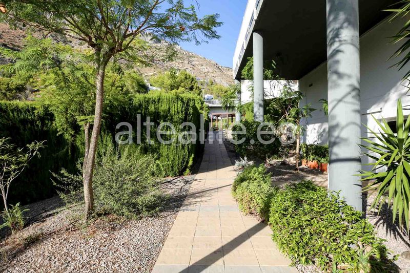 Foto 234f30dd-1ff9-4a87-9288-a8ab67b5cbf5. Alquiler apartamento en calle eriso 1 apartamento en alquiler de corta estancia con terraza y vistas en sierra en Altea