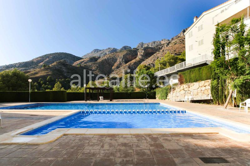 Foto 5a2c5e2c-ae3b-4208-a4f2-eee228c611f2. Alquiler apartamento en calle eriso 1 apartamento en alquiler de corta estancia con terraza y vistas en sierra en Altea