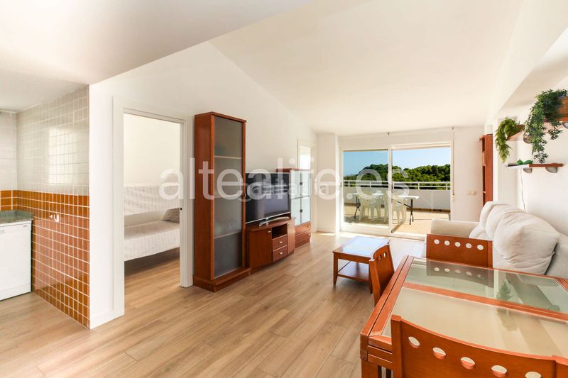 Foto 73f423df-1097-4f50-8fe5-8114f09a1b17. Alquiler apartamento en calle eriso 1 apartamento en alquiler de corta estancia con terraza y vistas en sierra en Altea