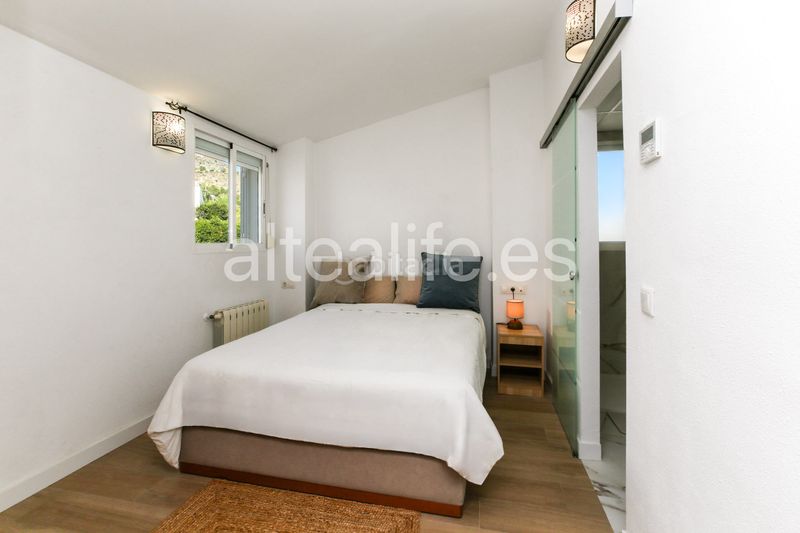 Foto 7e8f68e9-4f7f-4ec0-a024-3bd755cc90c8. Alquiler apartamento en calle eriso 1 apartamento en alquiler de corta estancia con terraza y vistas en sierra en Altea