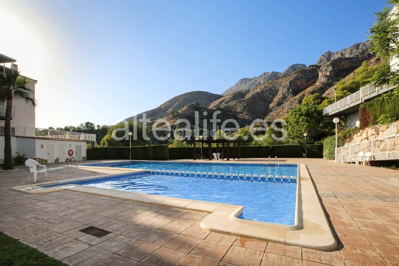 Foto 7efa04d9-cf7f-466e-b6a0-4e2d9423d435. Alquiler apartamento en calle eriso 1 apartamento en alquiler de corta estancia con terraza y vistas en sierra en Altea