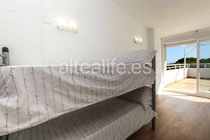 Foto 9732531d-3475-4ae0-9cde-0b44b4a2f62a. Alquiler apartamento en calle eriso 1 apartamento en alquiler de corta estancia con terraza y vistas en sierra en Altea