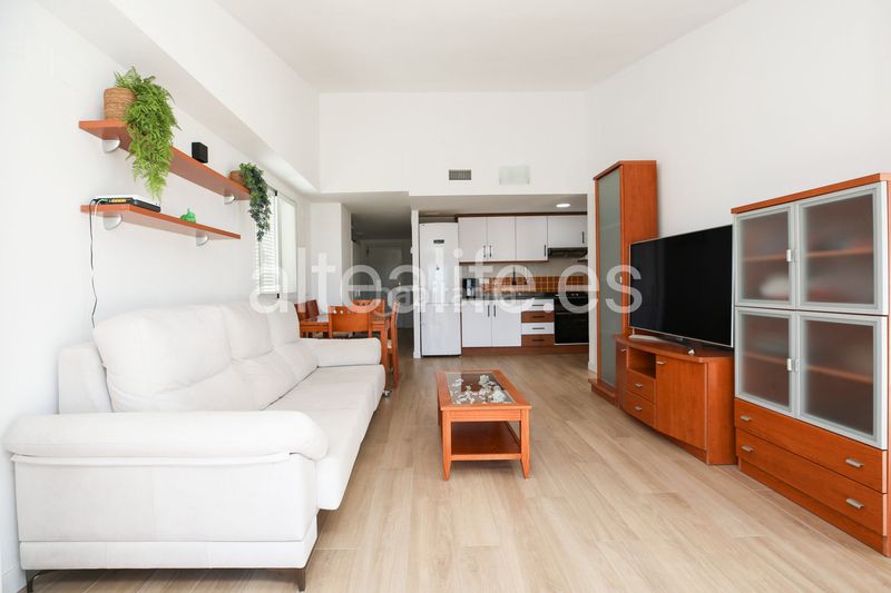 Foto d5901ecf-31ba-4972-a38b-0991177b4805. Alquiler apartamento en calle eriso 1 apartamento en alquiler de corta estancia con terraza y vistas en sierra en Altea