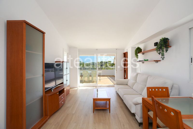 Foto e00a4194-dcb5-4757-89ce-31bb0c68bc27. Alquiler apartamento en calle eriso 1 apartamento en alquiler de corta estancia con terraza y vistas en sierra en Altea
