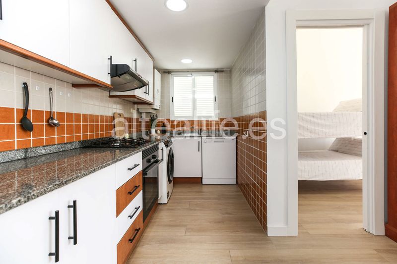 Foto eff6b090-4605-4f78-9bbf-b51d1eca12b2. Alquiler apartamento en calle eriso 1 apartamento en alquiler de corta estancia con terraza y vistas en sierra en Altea